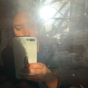 Meet your Posher, Amelia